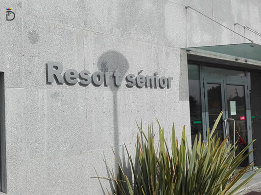 Flavicordia Resort Sénior letras monobloco