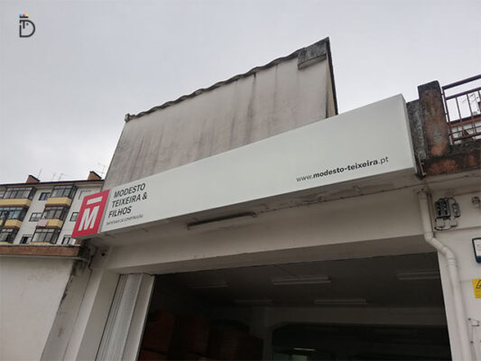 Modesto Teixeira e filhos reclamo