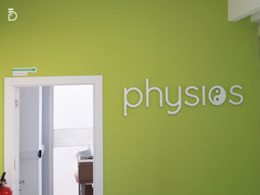 Physios letras em acrílico