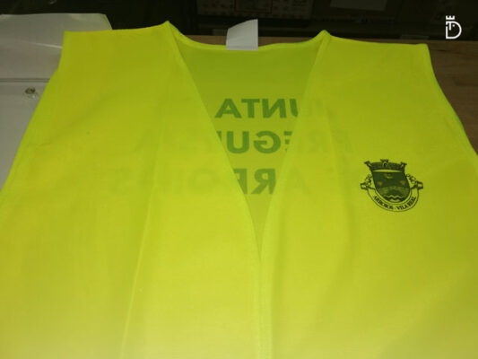 Frente de colete refletor com sublimação – JF Arroios