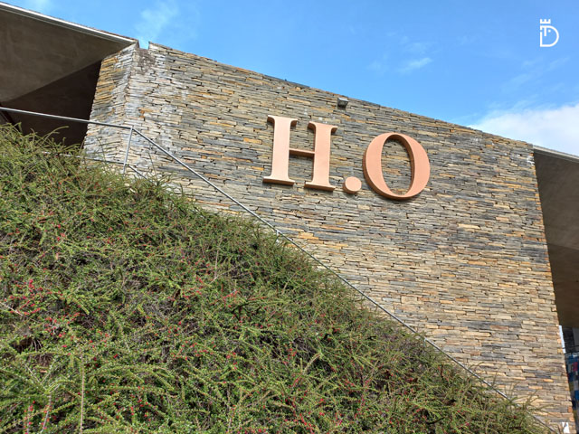 Reclamo exterior da Horta Osório com logotipo