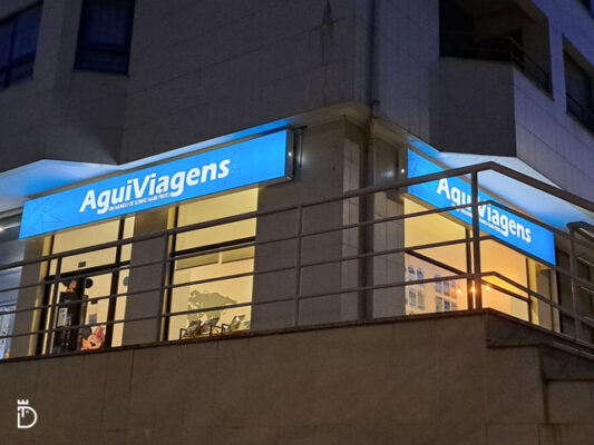 Reclamo luminoso personalizado – Aguiviagens