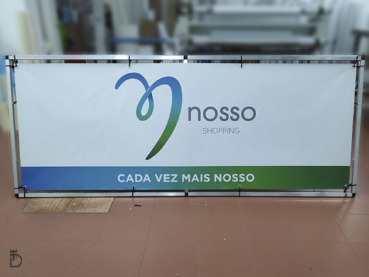 Expositor institucional no “O Nosso Shopping” de Vila Real