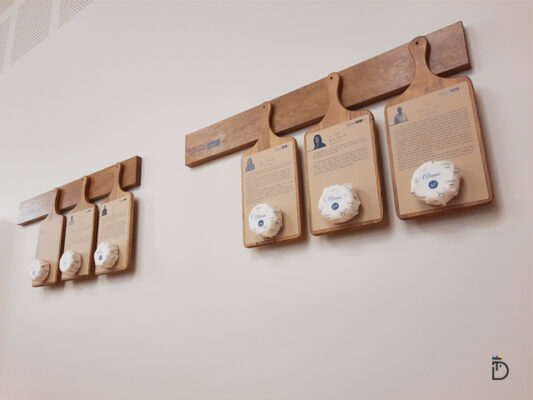 Expositor de queijos UTAD Alumni com branding