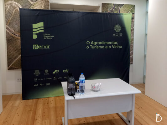 Expositores personalizados do I Fórum Empresarial do Douro – Vila Pouca