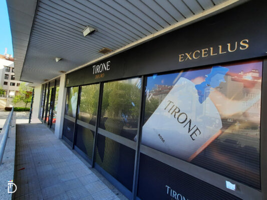 Montra exterior Tirone Douro Excellus