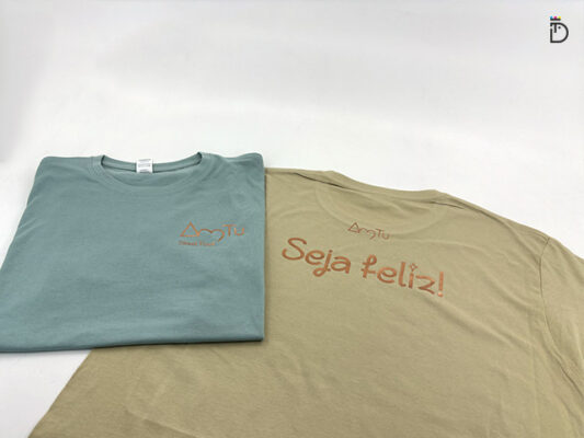 T-shirt com personalização em flex cobre para a AMTU