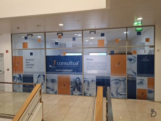 Montra interior personalizada da Consultua