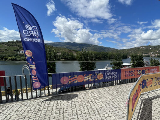 Bandeiras em tecido Douro Sound